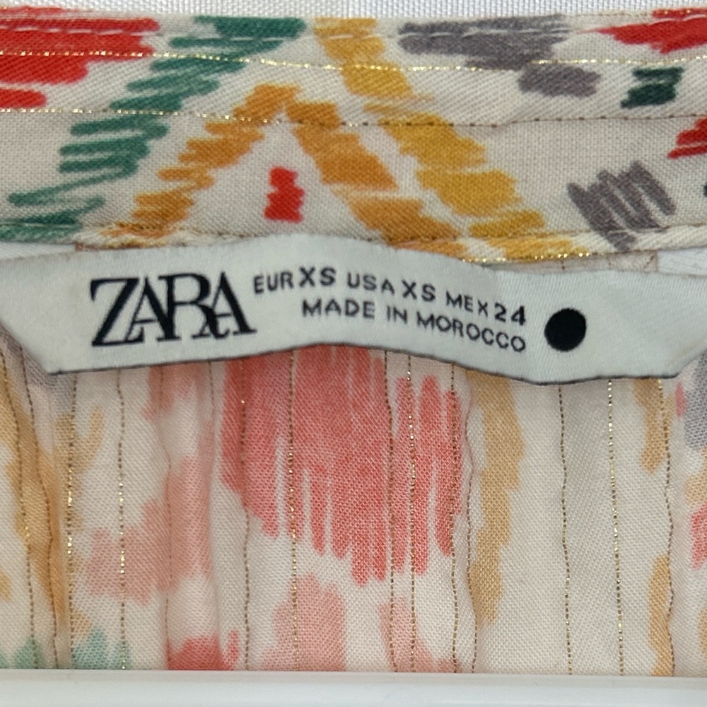 Zara Multicolor Metallic Thread Patterned Fabric - Picture 2 of 8